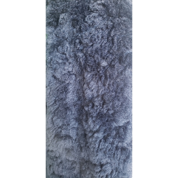 20. J.Crew Long vest in recycled sherpa - Picture 7 of 12